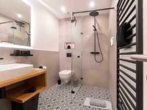O baie la Romantic holiday home with storage