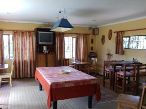 TV a/nebo společenská místnost v ubytování Hilton View B&B
