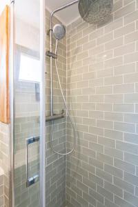 Et badeværelse på Appartement 3 chambres en hyper centre de Grenoble + 13 billeder