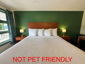 Gallery image of O'Sullivan's Motel in Lake George +23 photos