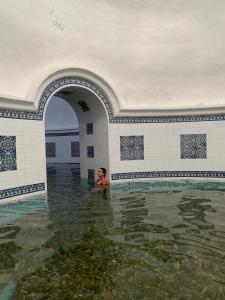 Basen w obiekcie Gran Hotel Aqualange - Balneario de Alange lub w pobliżu