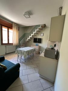 Posezení v ubytování Apt Nettuno - Relax Privè - 3 Bedrooms - 2 Baths - AC - Parking - Wifi