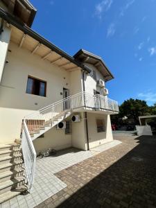 Budova, kde se apartmán nachází