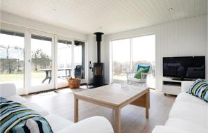 TV a/nebo společenská místnost v ubytování Holiday Home Frederikkesvej