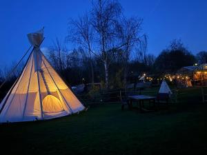 Fotografie z fotogalerie ubytování Tipi Luna v destinaci Kropswolde