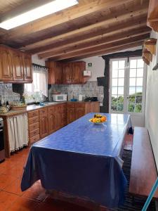 Kuchyň nebo kuchyňský kout v ubytování Casa Do Salgueiro
