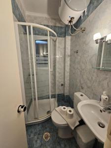 Phòng tắm tại Corfu Glyfada Menigos Resort 86 +36 ảnh