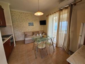 TV/trung tâm giải trí tại Corfu Glyfada Menigos Resort 86