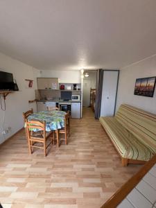 Kuchyň nebo kuchyňský kout v ubytování Studio cabine 4 personnes