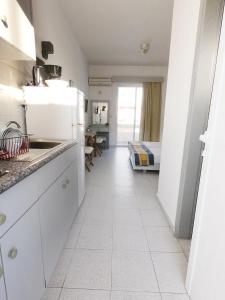 Kuchyňa alebo kuchynka v ubytovaní Lefteris Apartments in Ialysos Rhodes