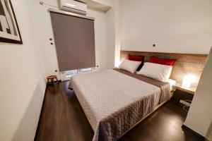 Classy and stylish apartment next to Hilton客房内的一张或多张床位