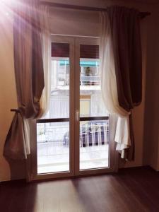 Classy and stylish apartment next to Hilton客房内的一张或多张床位