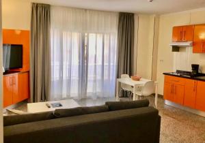 A kitchen or kitchenette at Bahia Colon