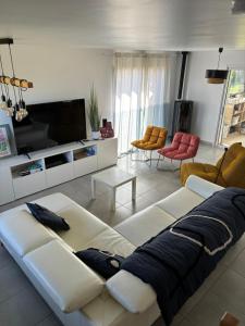 TV/trung tâm giải trí tại Charmante maison centre-ville Perros-Guirec Wifi