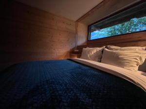 Ένα ή περισσότερα κρεβάτια σε δωμάτιο στο Mazot Agora Suite - Pop-Up Gallery Experience Suite +68 φωτογραφίες