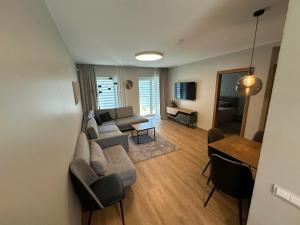 Χώρος καθιστικού στο Leja house +11 φωτογραφίες