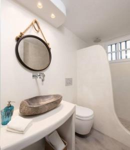 Kúpeľňa v ubytovaní Naxos Kastraki Boutique House With MVigla Seaview + 24 fotografií