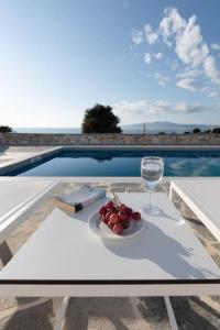 Bazén v ubytovaní Villa Agali Naxos Glyfada Kastraki alebo v jeho blízkosti
