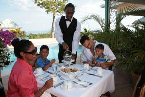 Gambar di galeri bagi Cardiff Hotel and Spa di Runaway Bay