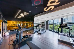 Fitness centrum a/nebo fitness zařízení v ubytování CitiGO Hotel Yuexiu Ouzhuang MTR Station Ghuangzhou - Free shuttle between hotel and Exhibition Center during Canton Fair