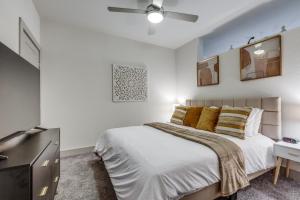 圣安东尼奥Gorgeous Condo facing the Riverwalk with a King Suite的相册照片 更多30张照片