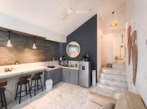 Kuchyň nebo kuchyňský kout v ubytování Casa Sol Y Luna Luxury Valladolid Yucatán