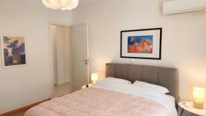 Posteľ alebo postele v izbe v ubytovaní Wonderful apartment in Acropolis