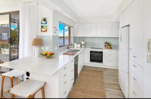Eldhús eða eldhúskrókur á Luxury 2 Bedroom Unit Mooloolaba
