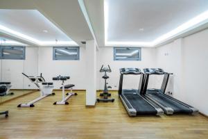 Posilňovňa alebo fitness centrum v ubytovaní Hotel Hanioti Village Spa