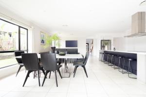 Fotografie z fotogalerie ubytování Luxury Spacious 5 Bedroom Family Modern Villa Sleeps 10 v destinaci Waterford + 44 fotografií