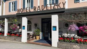 Budynek, w którym mieści się hotel