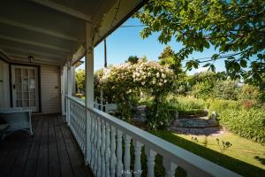 Κήπος έξω από το Guthrie Cottage