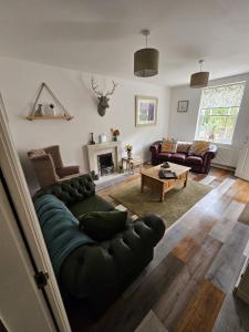 Sleeps 8 Matlock/ Matlock Bath Pet Friendly的休息区