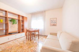 Ruang duduk di Casa Daniela - 10 min da Venezia +12 gambar