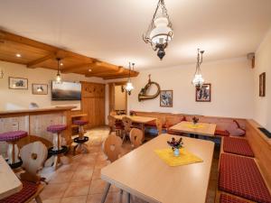 Ruang duduk di Gästehaus Schneeberger