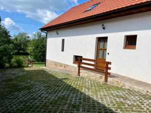 Budova, v ktorej sa dom na vidieku nachádza