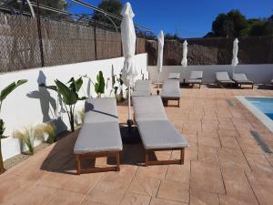 Bazén v ubytování Bagari Apartments Camp de Mar nebo v jeho okolí