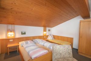 Posedenie v ubytovaní Appartement Talstation Zentral Wildschönau WILD020 by FeWo-Plan