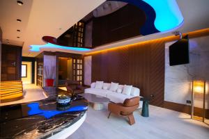 Posezení v ubytování Lalila Blue Suites