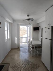 Una cocina o zona de cocina en Per seas 6 fotos más