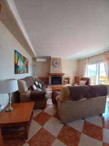 Posezení v ubytování Gibraltar Views Guest House