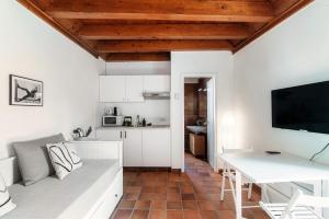 Kuchyň nebo kuchyňský kout v ubytování Pardo Apartments by Quokka 360 - Locarno old town