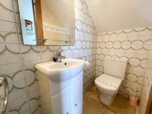 Łazienka w obiekcie Apartamentos O Grove 3000