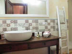 Agriturismo Sugheretello的一间浴室