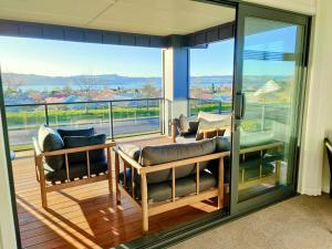 Balcone o terrazza di Better than Home - NEW Lake View