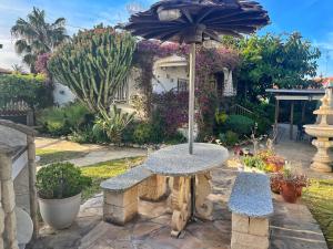 Taman di luar Sol en Vinaros con piscina
