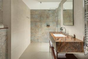 Koupelna v ubytování Jalta Boutique Hotel