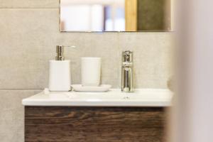 Φωτογραφία από το άλμπουμ του Ráday Design Apartment by NW στη Βουδαπέστη +25 φωτογραφίες