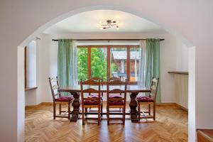 Billede fra billedgalleriet på Spazioso Appartamento a Courmayeur i Courmayeur