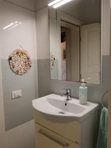 Ένα μπάνιο στο la casa di Debora